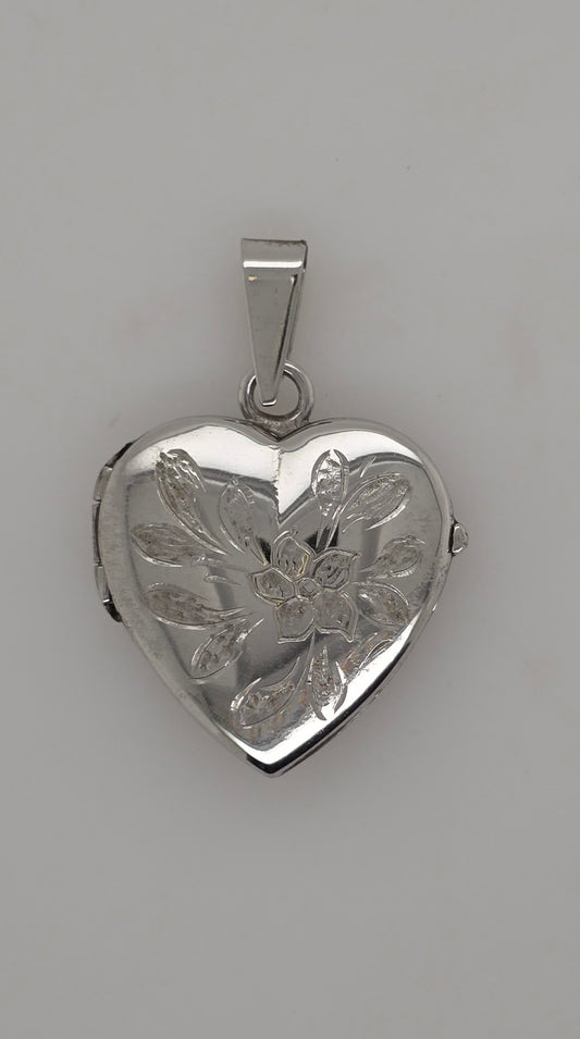 9CT WHITE GOLD ENGRAVED HEART LOCKET