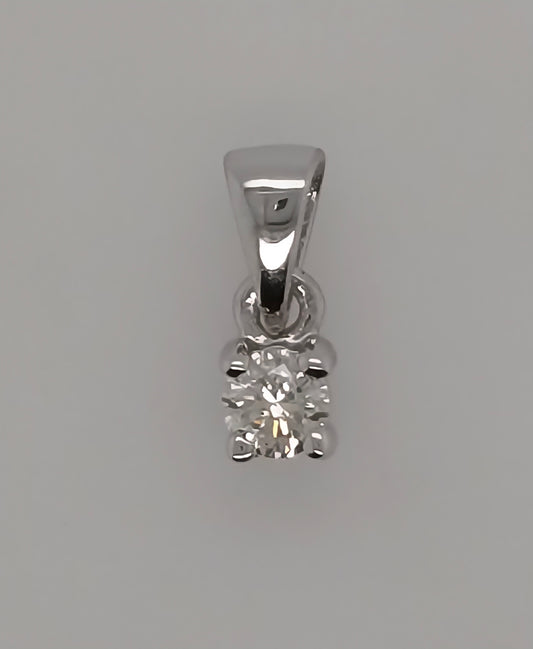 9CT WHITE GOLD 4 CLAW SET SOLITAIRE DIAMOND PENDANT.