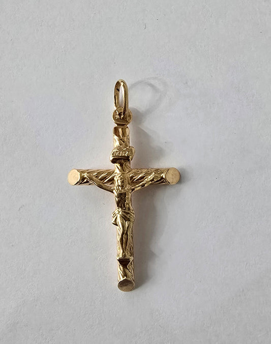9CT YELLOW GOLD ITALIAN POLISHED TWIST TUBULAR CRUCIFIX.