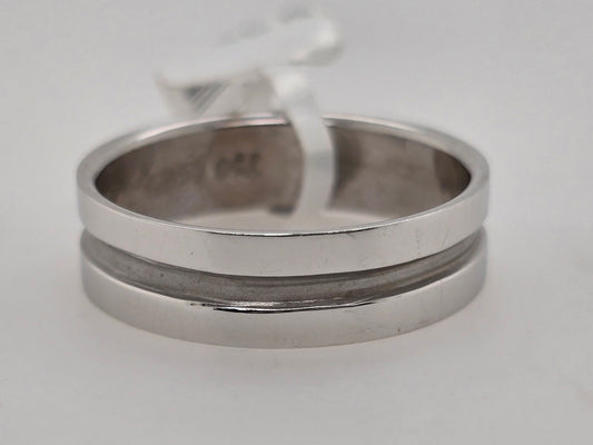 18CT WHITE GOLD 6MM X 1.2MM POLISHED PATTERN RING. FINGER SIZE T1/2