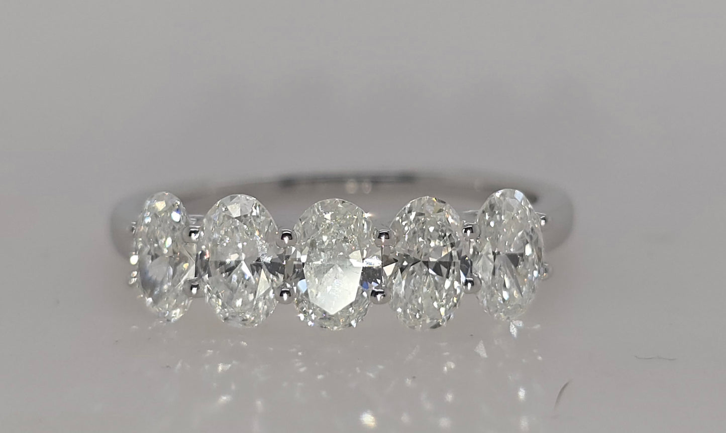 10CT WHITE GOLD 5 OVAL LAB GROWN DIAMONDS = 2.00CT RING.