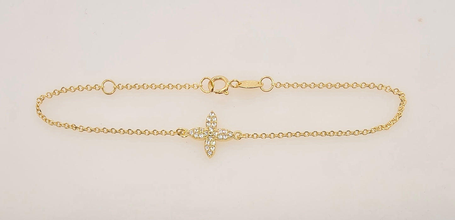 9CT YELLOW GOLD CUBIC ZIRCONIA 11MM PAVE SET CLOVER BRACELET.