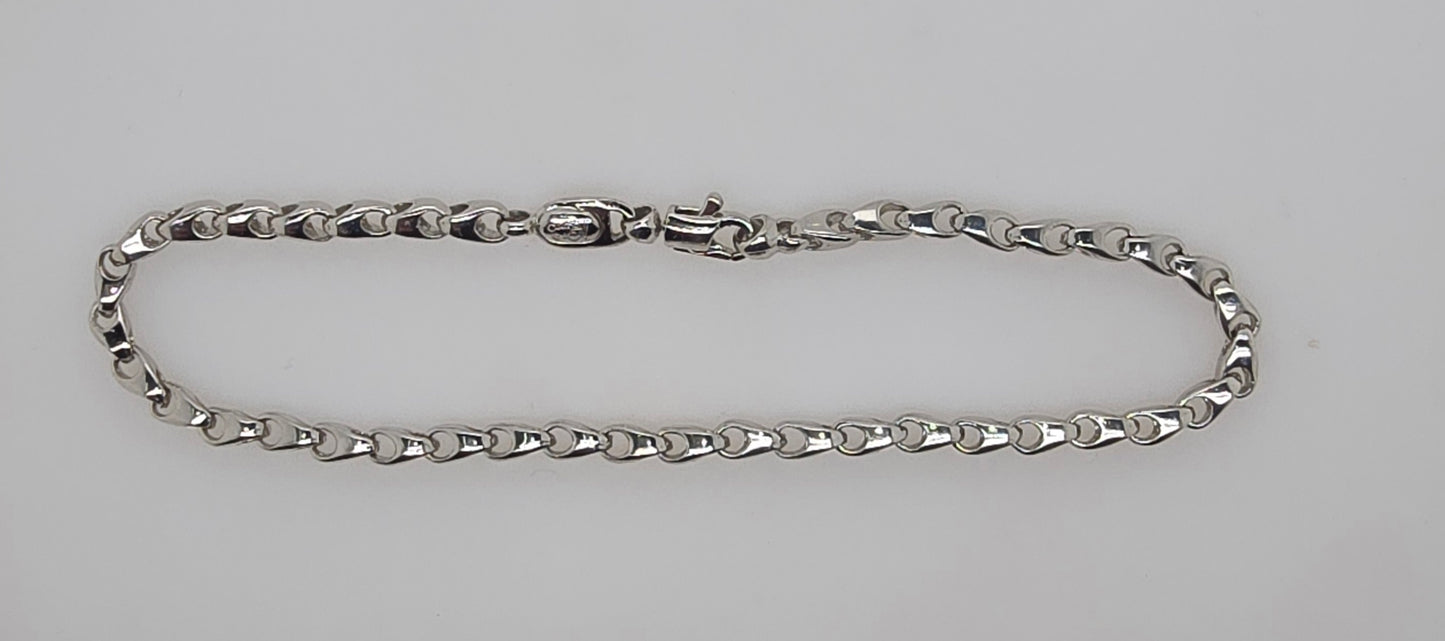 18CT WHITE GOLD ITALIAN IMPORTED 21CM 9.9G FANCY BRACELET