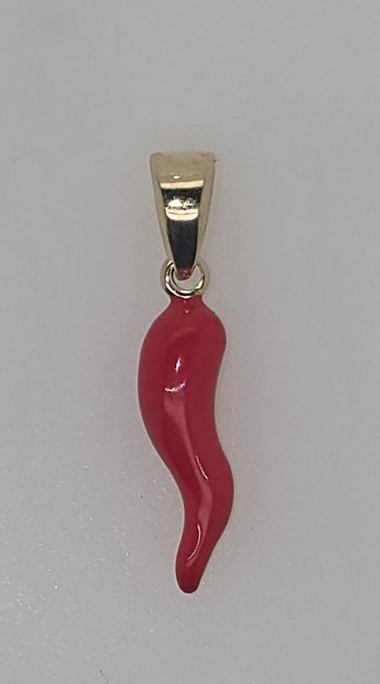 9CT YELLOW GOLD ITALIAN IMPORTED 13MM RED CHILLI PENDANT.