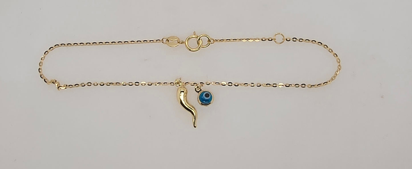 9CT YELLOW GOLD ITALIAN BRACELET WITH EVIL EYE AND 12MM CHILLI CHARM .