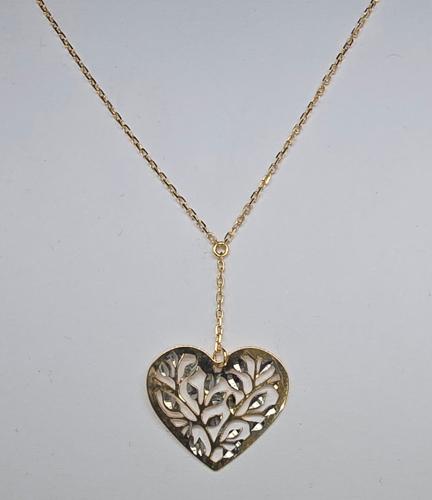 9CT YELLOW GOLD TRACE CHAIN WITH 15MM TWO TONE FLAT HEART NECKLACE.