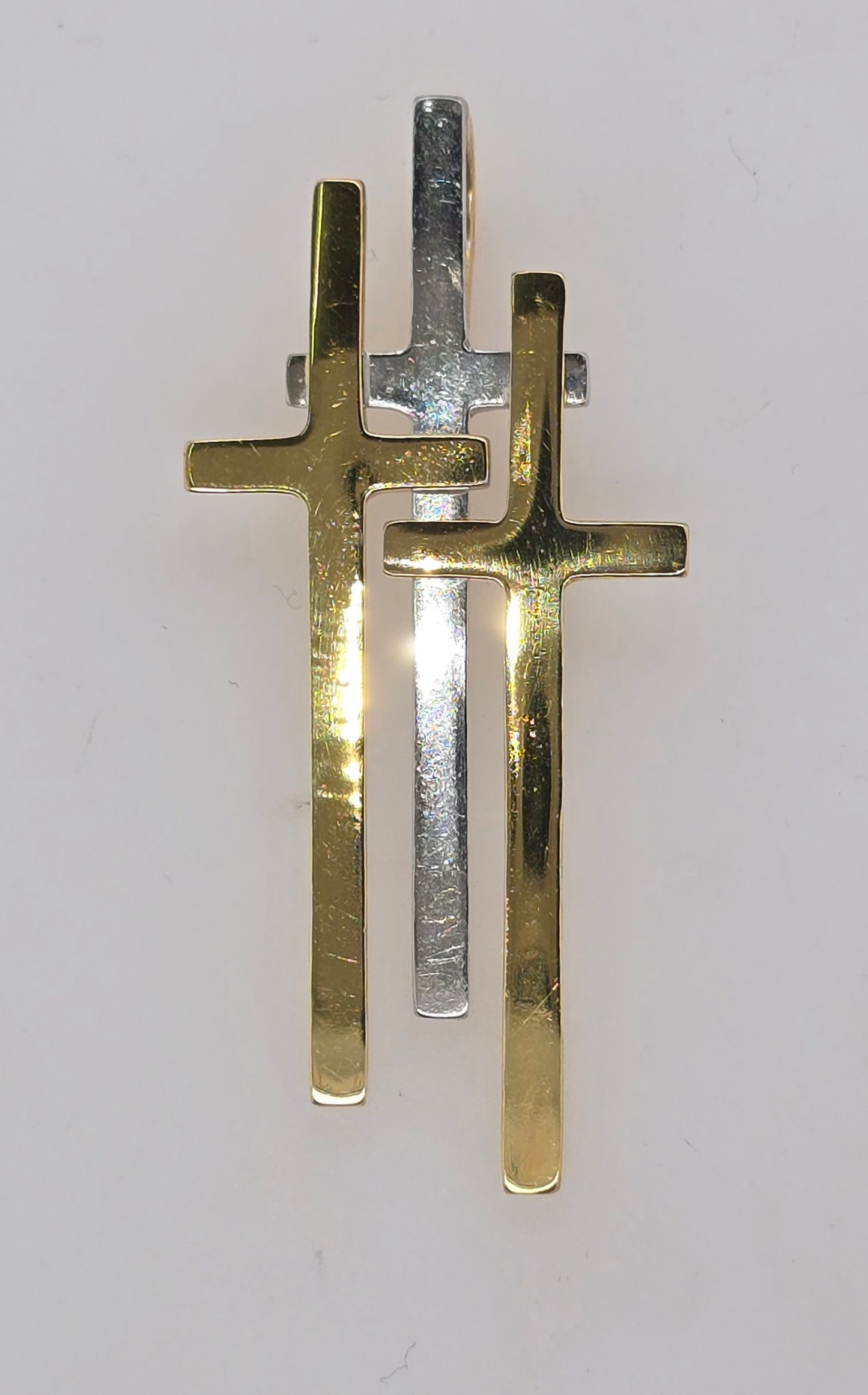 18CT TWO TONE 40MM X 18MM FANCY 3 BAR CROSS 4.5GRAMS