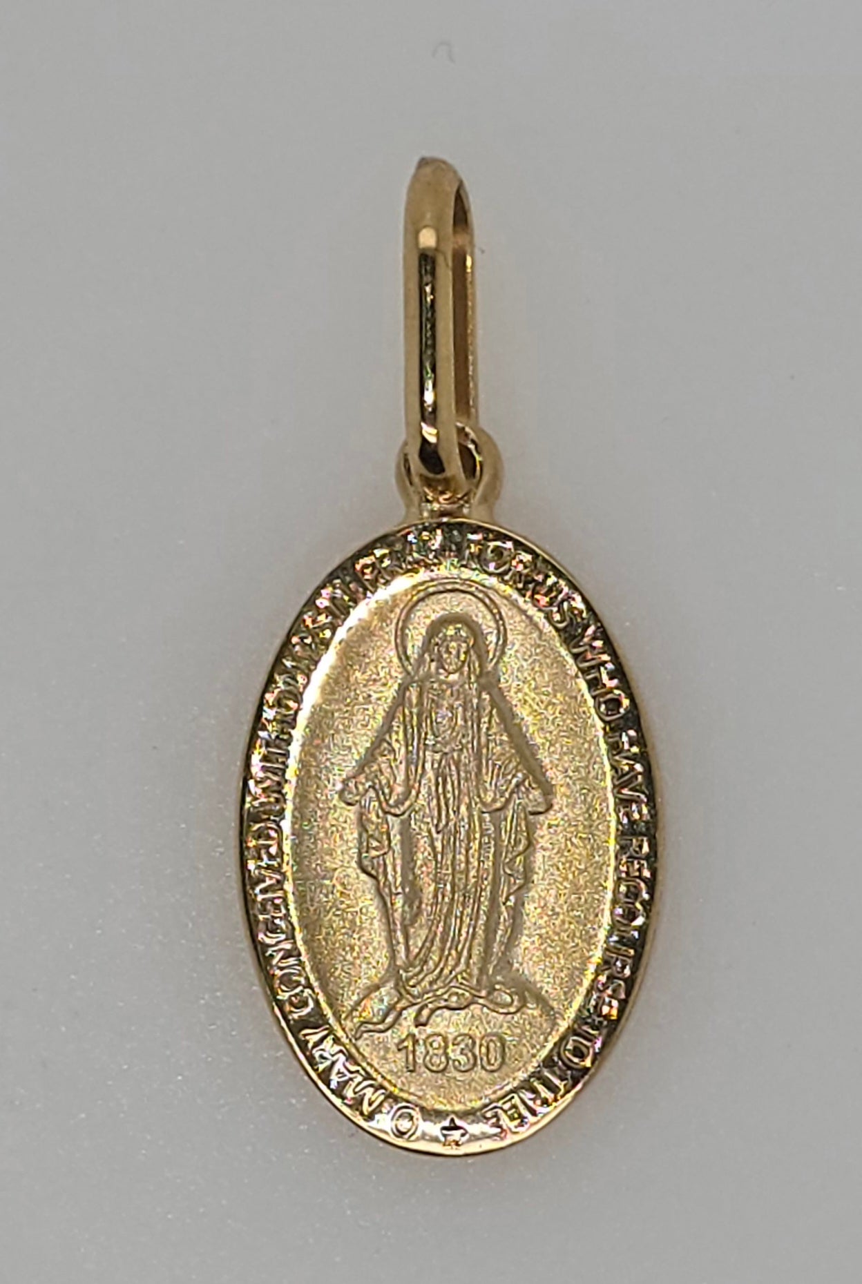 9CT YELLOW GOLD SOLID IMPORTED MIRACULOUS MARY PENDANT.