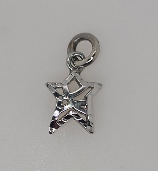 9CT WHITE GOLD 9MM STAR CHARM WITH CUT OUT DESIGN.