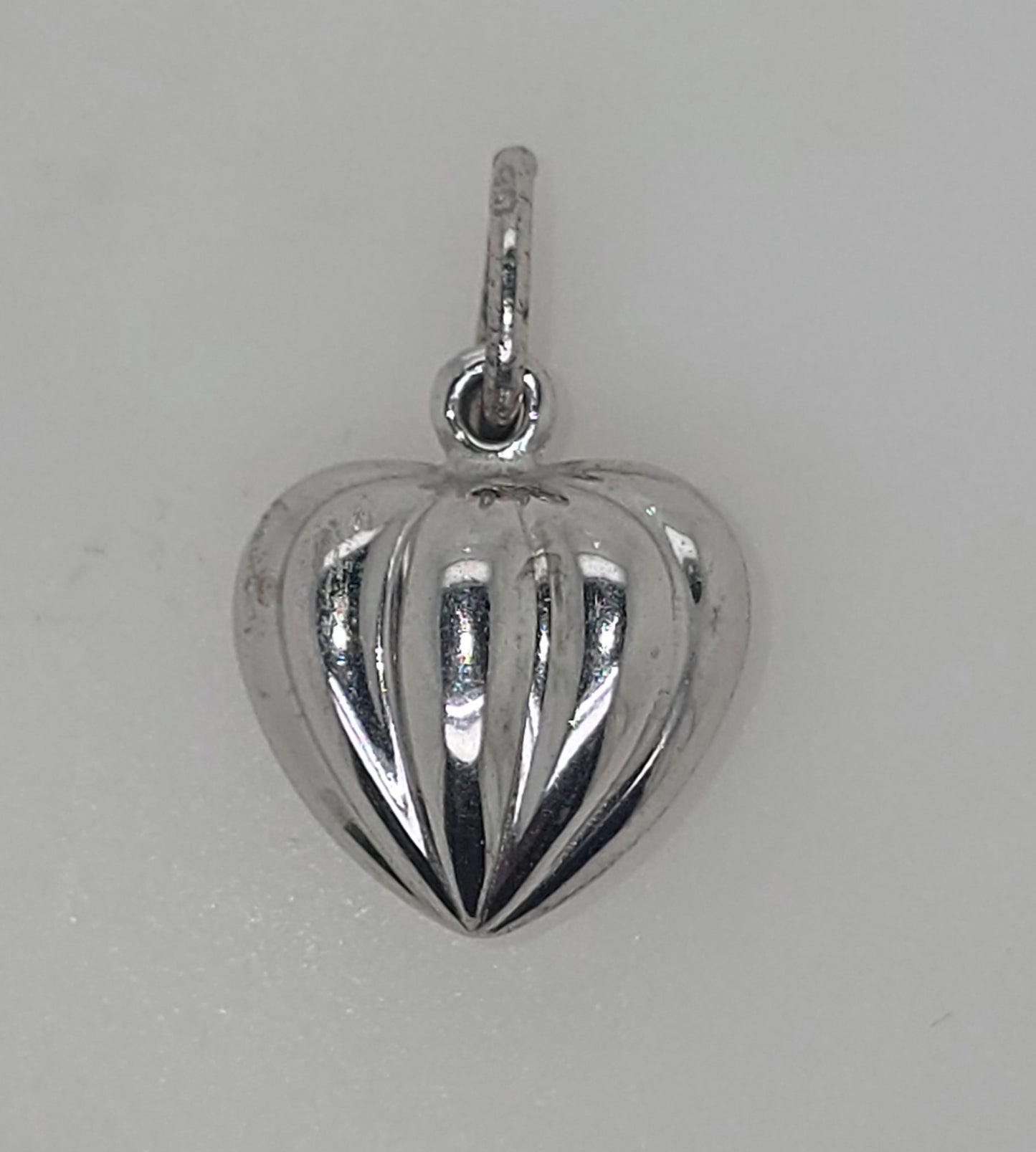 9CT WHITE GOLD 12MM PATTERN PUFFED HEART PENDANT