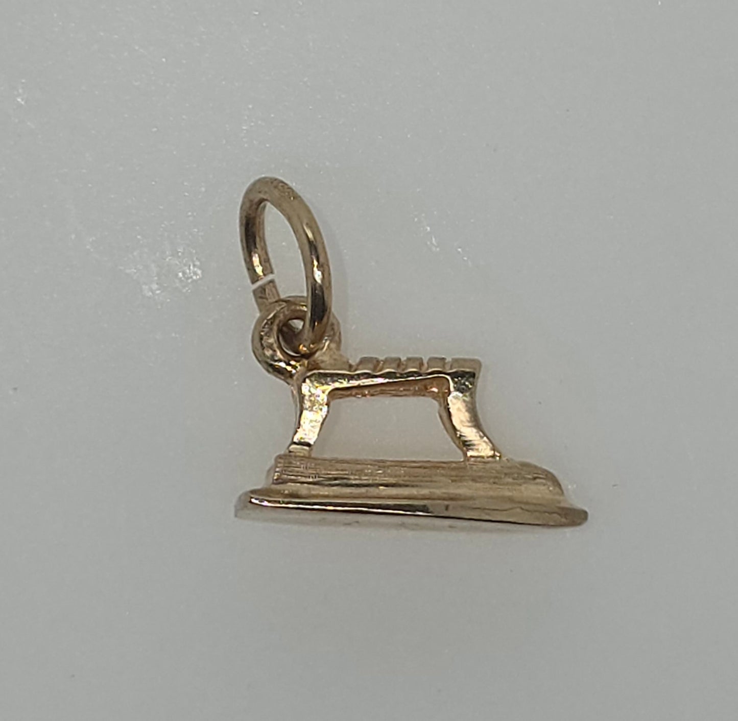 9CT YELLOW GOLD SOLID 6 X 12MM 1.5GRAM IRON CHARM.