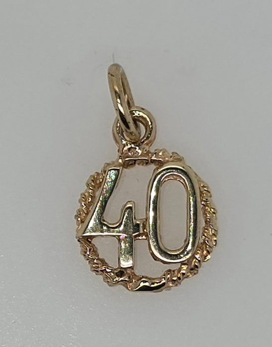 9CT YELLOW GOLD TWIST 11.2MM CIRCLE 40 CHARM.