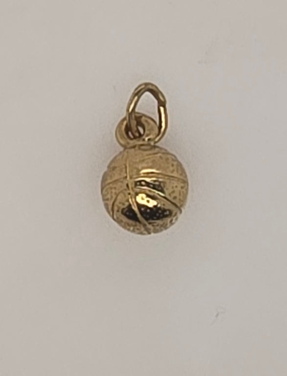 9CT YELLOW GOLD SOLID 8MM BASKETBALL CHARM 3.6GRAMS.