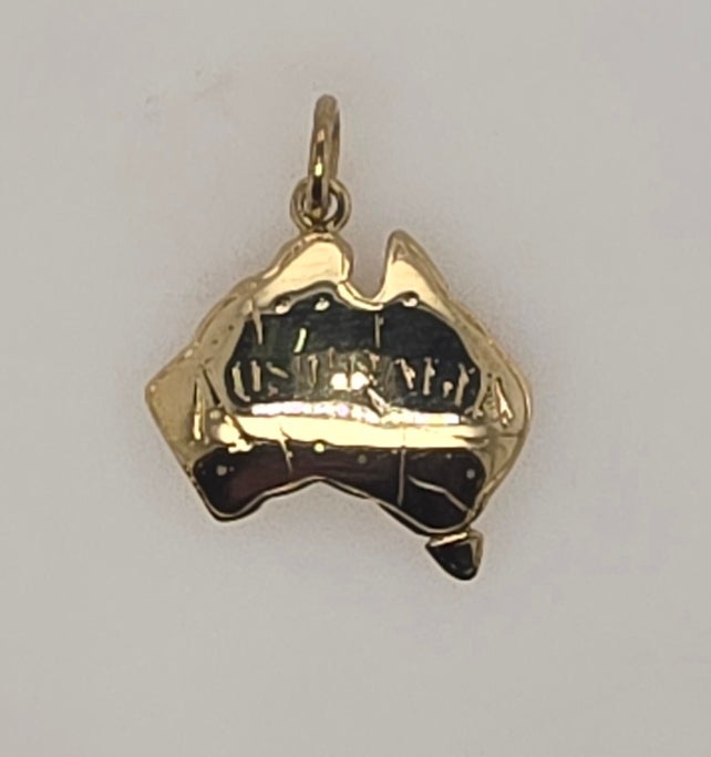 9CT YELLOW GOLD 20MM X 16MM AUSTRALIA CHARM 2.2GRAMS.