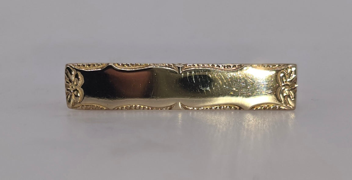 9CT YELLOW GOLD SOLID 31.6MM X 6.5MM FANCY EDGE BROOCH 3GRAMS.