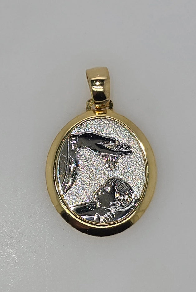 18CT TWO TONE IMPORTED ITALIAN 18MM X 16MM OVAL BAPTISM CHARM.