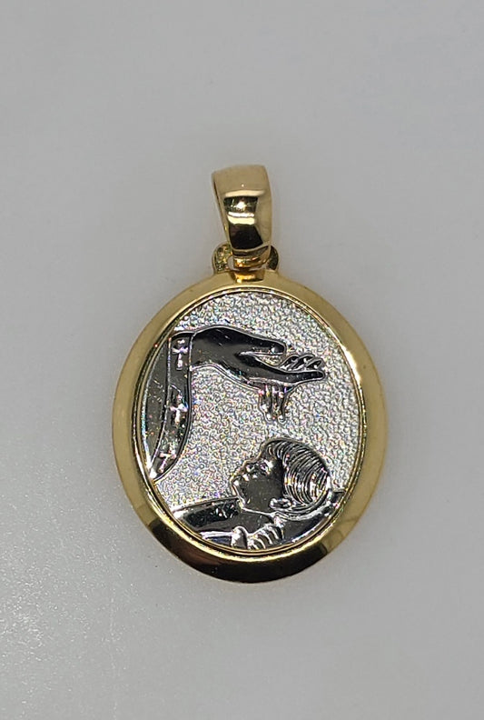 18CT TWO TONE IMPORTED ITALIAN 18MM X 16MM OVAL BAPTISM CHARM.