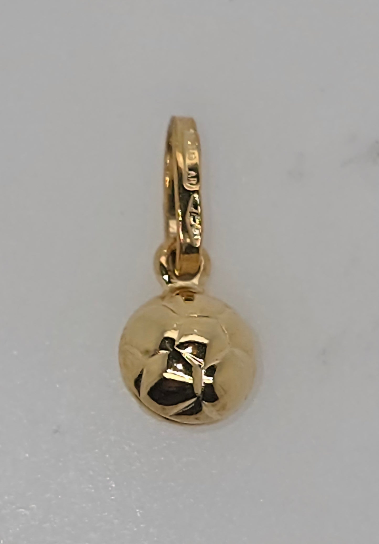 18CT YELLOW GOLD IMPORTED 6MM SMALL SOCCER BALL.