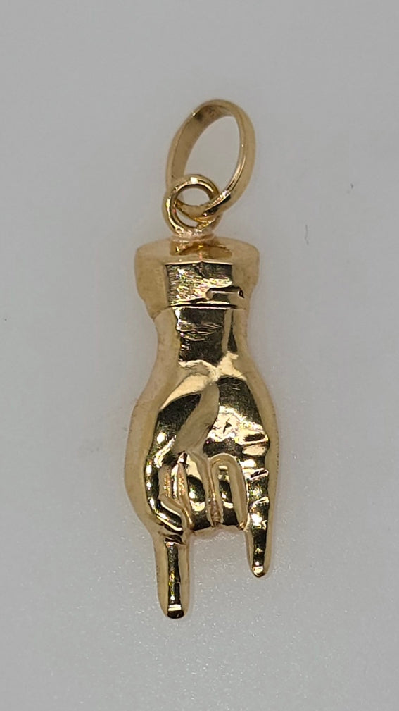 18CT YELLOW GOLD ITALIAN IMPORTED 22MM HAND CHARM.
