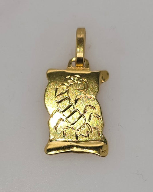 18CT YELLOW GOLD IMPORTED PENDANT WITH ENGRAVED SCORPION.