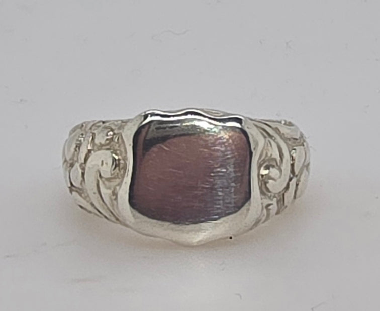 STERLING SILVER SOLID 12MM SHIELD SIGNET RING.