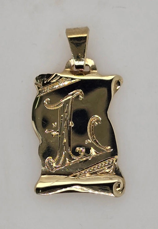 9CT YELLOW GOLD SOLID 17MM X 12.7MM SCROLL WITH ENGRAVED L.