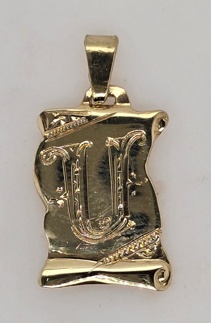 9CT YELLOW GOLD SOLID 17MM X 12.7MM SCROLL WITH ENGRAVED U.