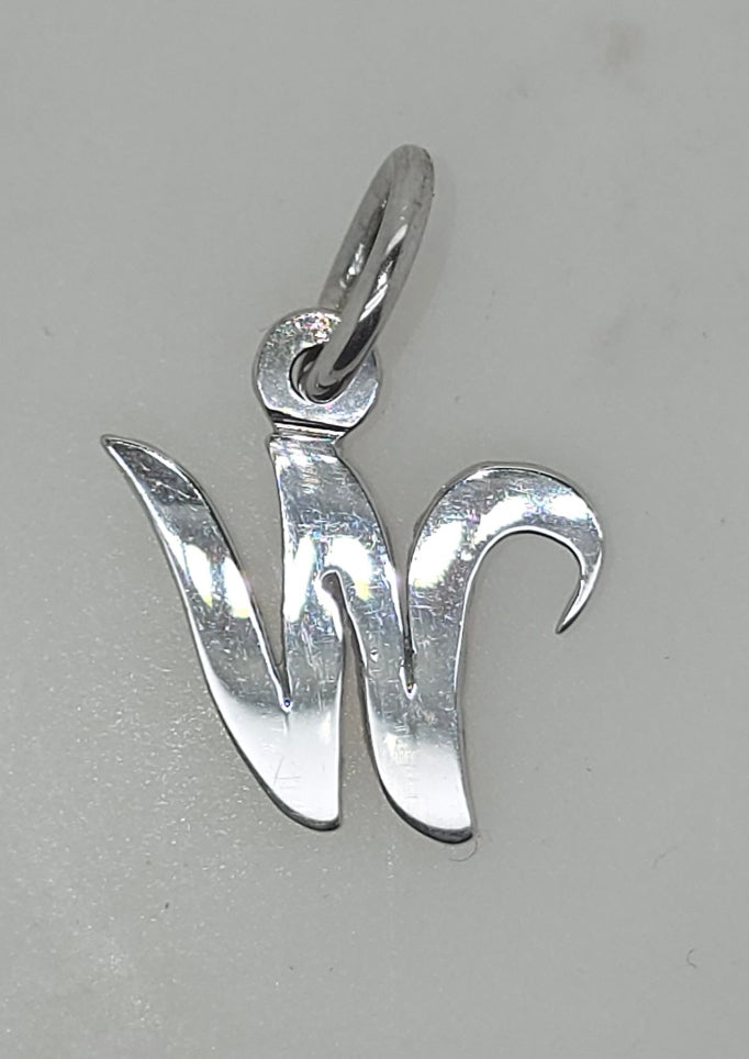 9CT WHITE GOLD SOLID 16MM INIITIAL W PENDANT.