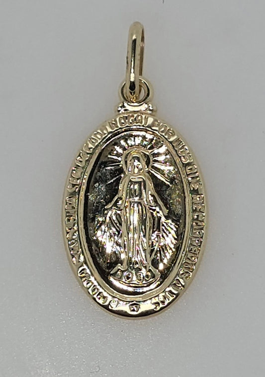 9CT YELLOW GOLD ITALIAN MIRACULOUS MADONNA OVAL PENDANT.
