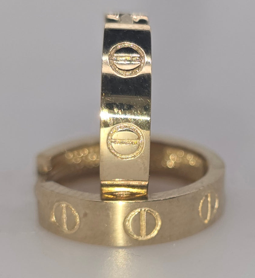 9CT YELLOW GOLD IMPORTED 3.5MMX 11.5MM FANCY HUGGIE EARRINGS.