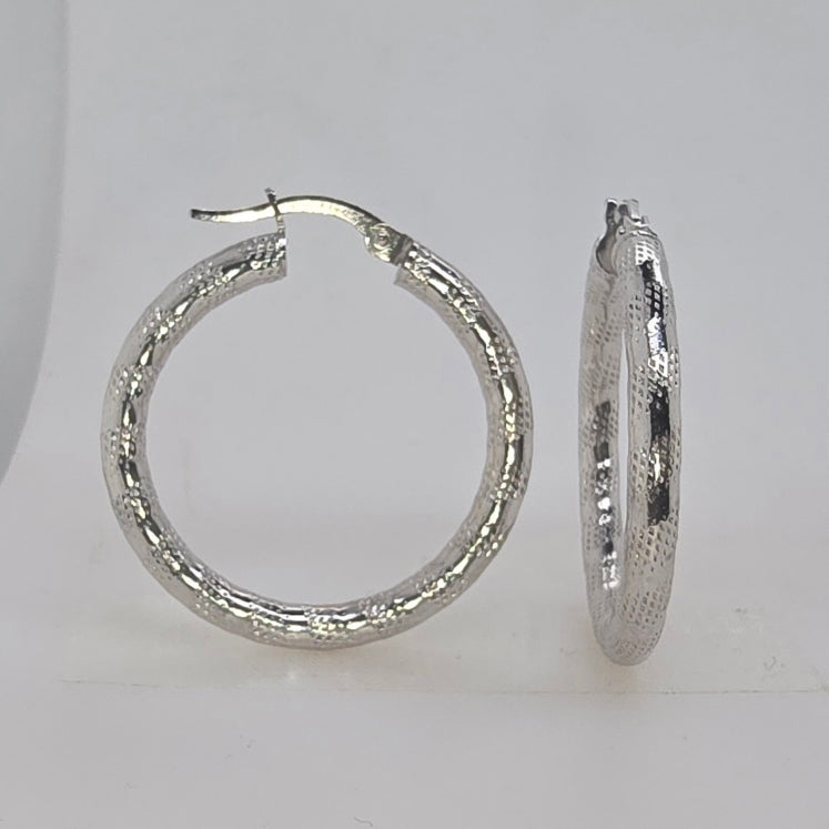 18CT WHITE GOLD 2.8MM X 20MM PATTERN HOOP EARRINGS