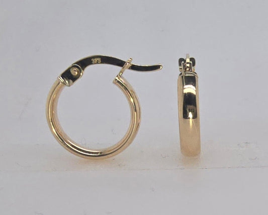 9CT YELLOW GOLD 2.8MM X 10MM HALF ROUND HOOP EARRINGS.
