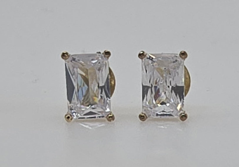 9CT YELLOW GOLD IMPORTED 4MM X 6MM EMERALD CUT CUBIC ZIRCONIA STUD EARRINGS.