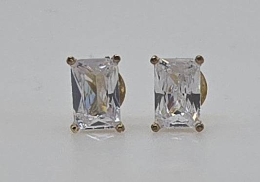 9CT YELLOW GOLD IMPORTED 4MM X 6MM EMERALD CUT CUBIC ZIRCONIA STUD EARRINGS.
