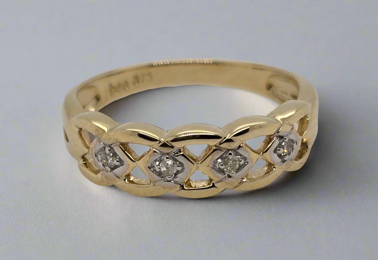 9CT YELLOW GOLD CELTIC PLAIT DIAMOND RING