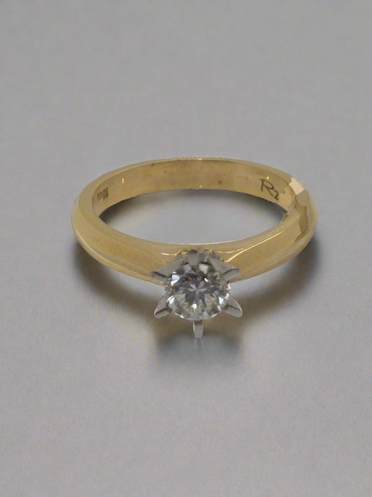 18CT TWO TONE SOLITAIRE DIAMOND RING