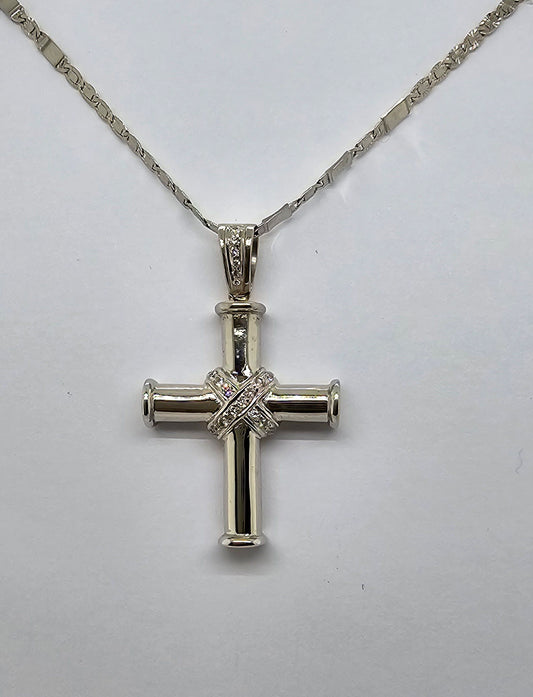 18CT WHITE GOLD DIAMOND CROSS.