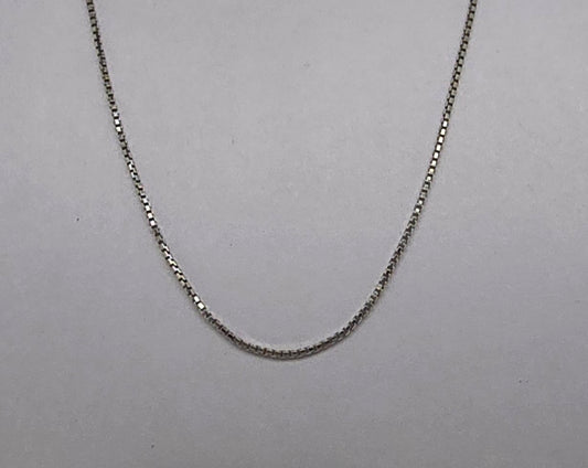 18CT WHITE GOLD IMPORTED 50CM BOX CHAIN 2.89G