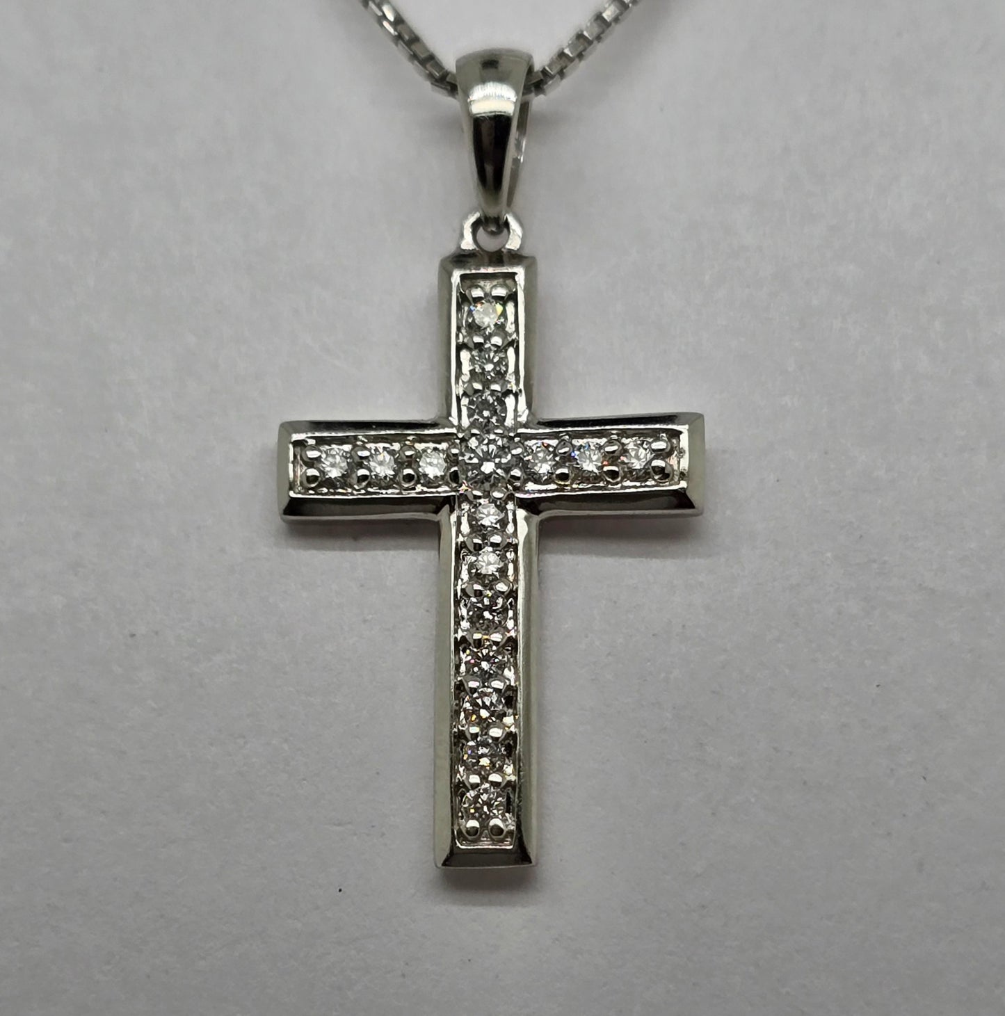 18CT WHITE GOLD GRAIN SET DIAMOND CROSS