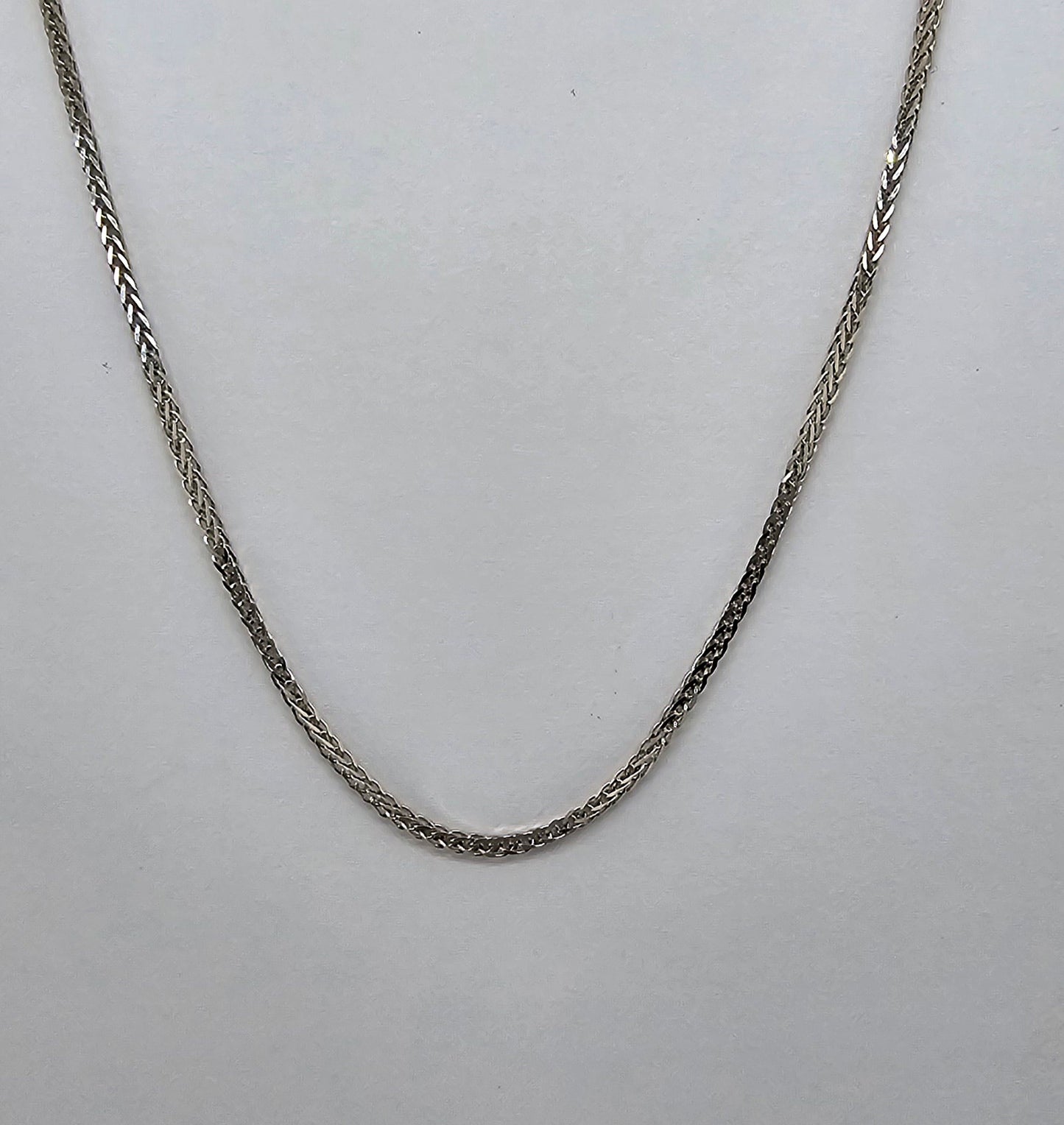 18CT WHITE GOLD IMPORTED CHAIN.