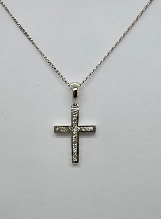 18CT WHITE GOLD DIAMOND CROSS.