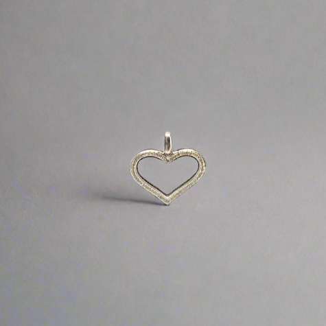 9CT WHITE GOLD DIAMOND OPEN HEART PENDANT