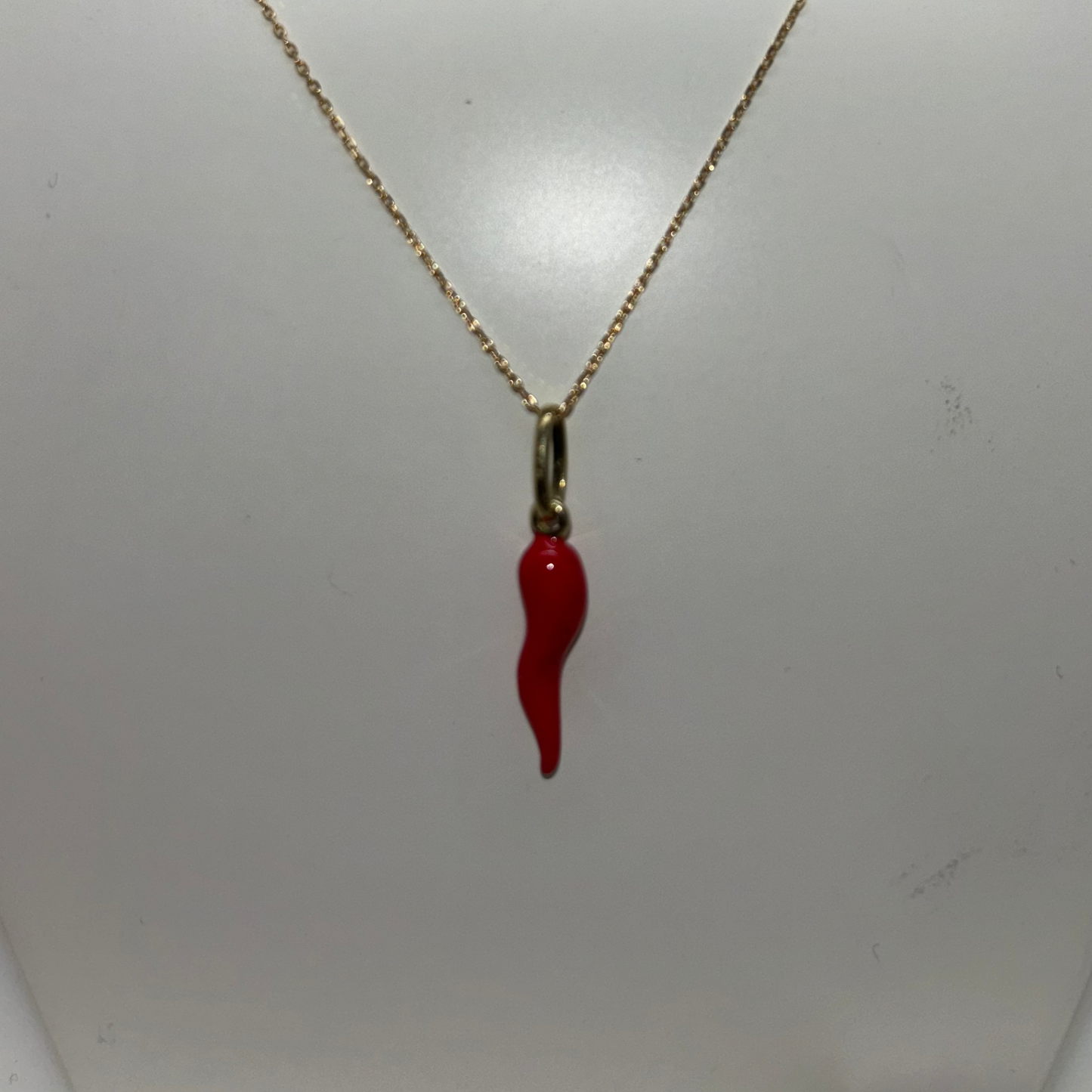 9CT YELLOW GOLD ITALIAN IMPORTED 18MM RED CHILLI PENDANT