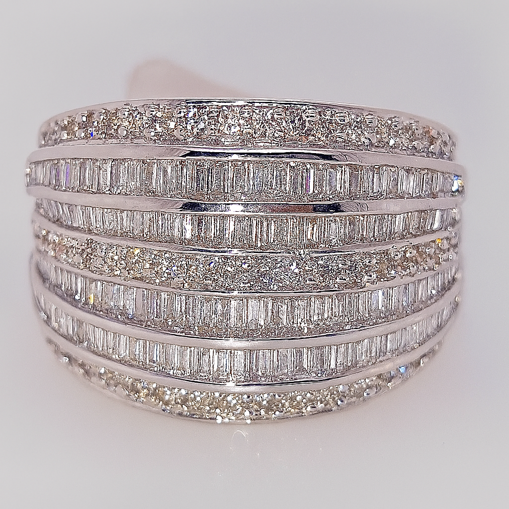 9CT WHITE GOLD 7 ROW DIAMOND RING