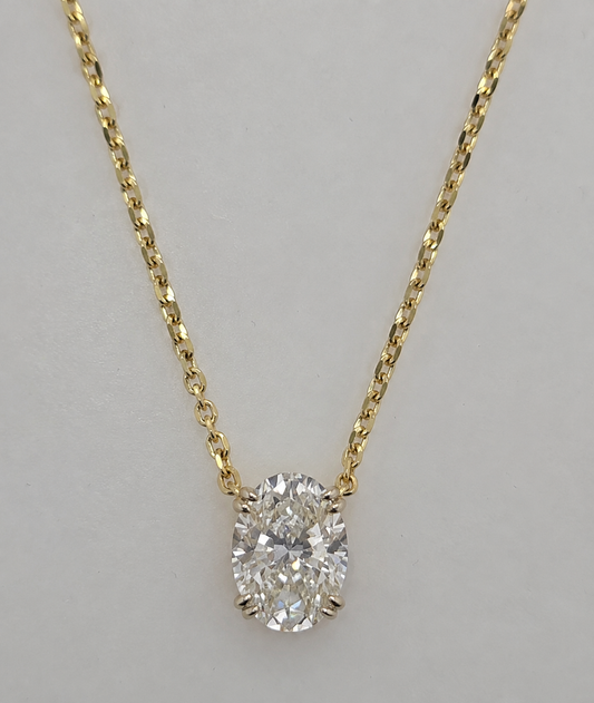 9CT YELLOW GOLD LAB DIAMOND OVAL PENDANT NECKLACE.
