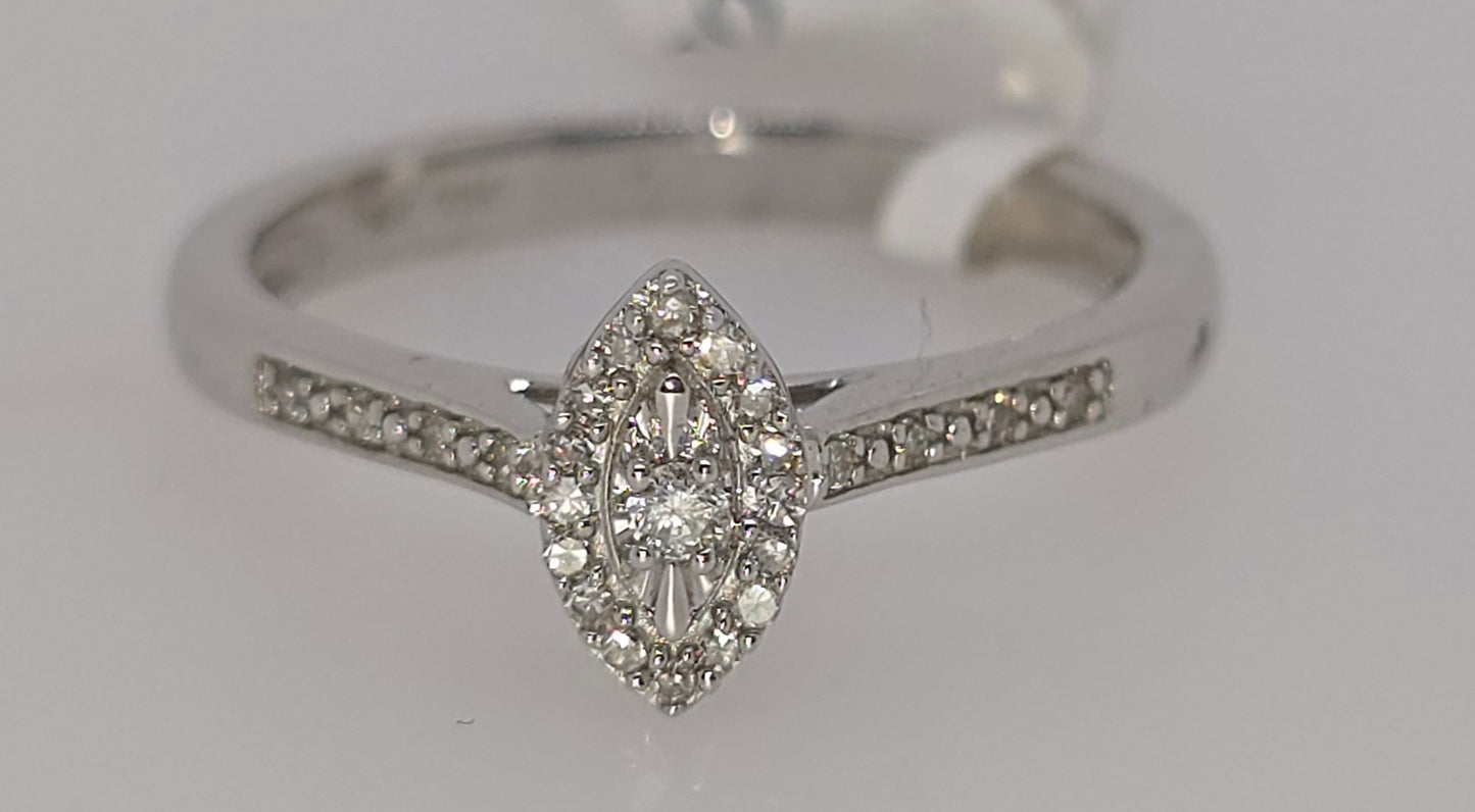 10CT WHITE GOLD MARQUISE SHAPE DIAMOND RING.