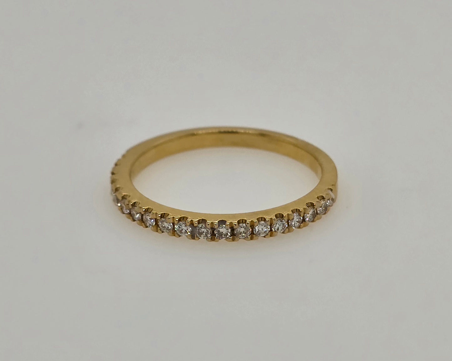 18CT YELLOW GOLD CLAW SET DIAMOND RING