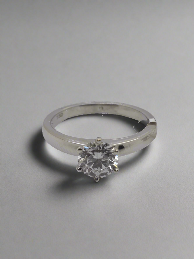 18CT WHITE GOLD LAB GROWN DIAMOND RING