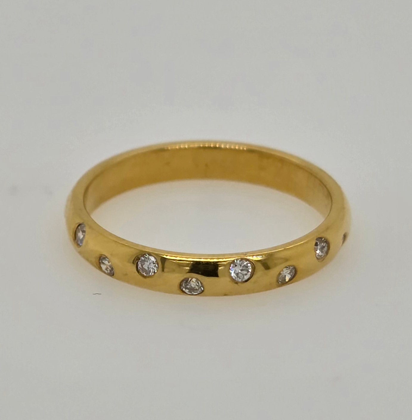 18CT YELLOW GOLD DIAMOND RING