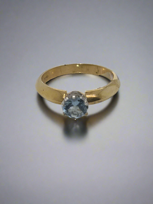 18CT TWO TONE AQUAMARINE SOLITAIRE RING